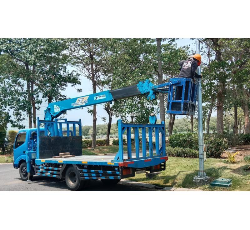 Disewakan Mobil Skylift, Rental Mobil Tangga - Demak