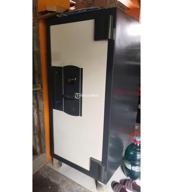 Pusat Brankas Besi Bergaransi - Sukoharjo