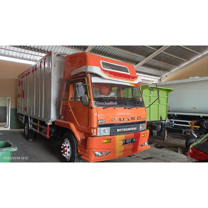 Truk Fuso 220 Ps 2006 Truk Box Murah Meriah Kapasitas 40 Kubik - Bekasi