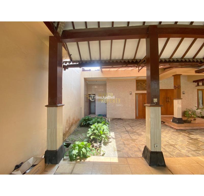 Jual Rumah Mewah Tanah Luas 887 m2 Dekat Stadion Sultan Agung, Strategis - Bantul