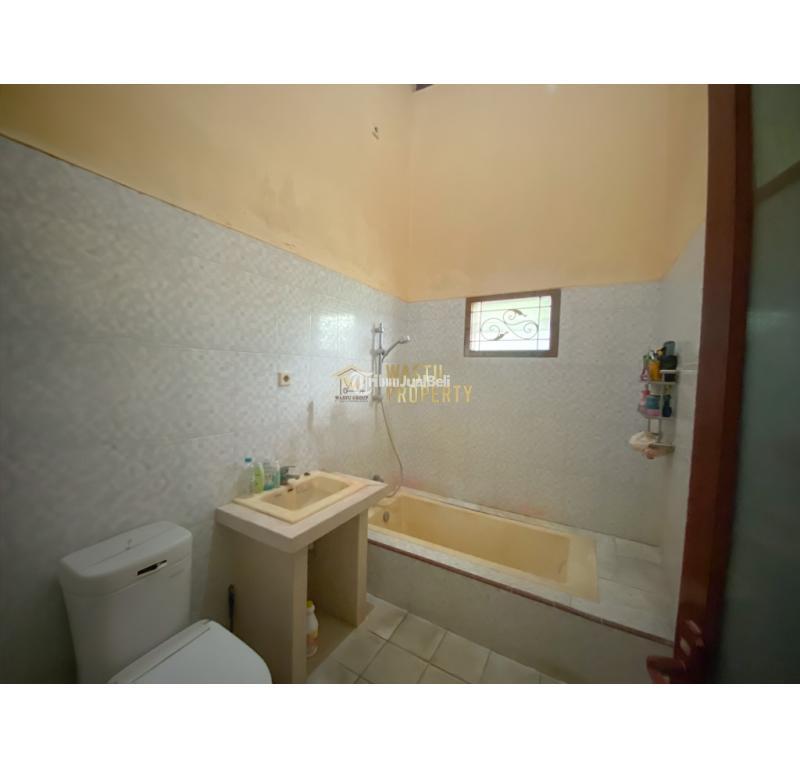 Jual Rumah Mewah Tanah Luas 887 m2 Dekat Stadion Sultan Agung, Strategis - Bantul