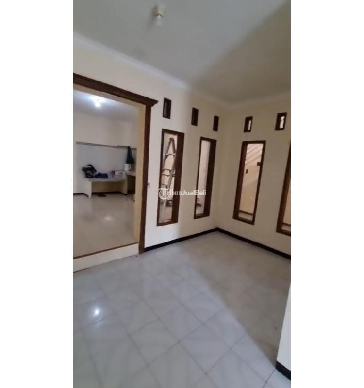 Jual Rumah Tipe 135 Bekas Ideal dekat Kampus Ternama - Malang