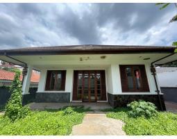 Dijual Rumah, LT. 650m2, LB. 450m2, SHM, Model Arsitektur Kolonial, Jl. Guntur, Area Taman Kencana - Bogor 