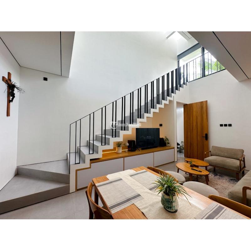 Dijual Rumah 2 Lantai Semi Furnished Tipe 180 4KT 2KM SHM - Sleman