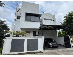 Dijual Rumah Mewah Ciwaruga 3 Lantai 4KT 5KM SHM - Bandung Barat 