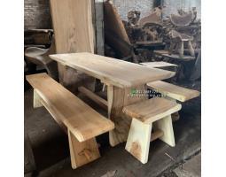 Meja Makan Trembesi Solid 200x100 Tanpa Sambungan - Jepara