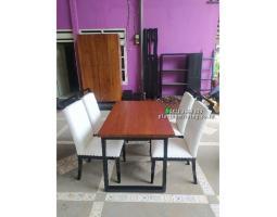 Meja Makan Jati 4 Kursi Minimalis Kaki Besi - Jepara