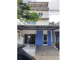 Dijual Rumah 4 Lantai di Mutiara Gading City Bekasi Dekat South Lake Park - Bekasi