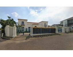 Dijual Rumah Mewah Hoek 2 Lantai di Lebak Bulus, Hanya 8 Menit ke Tol Fatmawati - Jakarta Selatan 