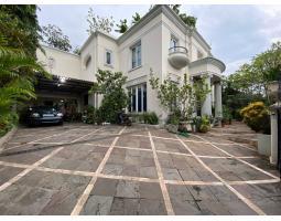 Jual Rumah Mewah Tipe 500 Bekas Siap Huni di Jalan M Kahfi - Jakarta Selatan