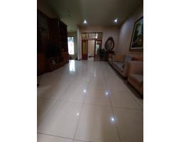 Dijual Rumah Sayap Dago Lokasi Premium Tipe 420 7KT 5KM SHM - Bandung 