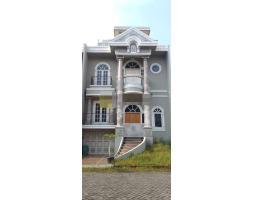 Jual Rumah Luas 513 m2 Bekas Bagus Mewah di Komplek Perum Sentosa Land - Medan