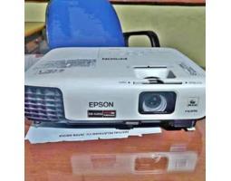 Jasa Rental Proyektor Portable Dengan Kualitas Gambar Terang - Pekanbaru 
