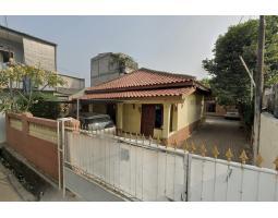 Dijual Rumah Bagus Luas di Jalan Haji Amsar - Kota Jakarta Selatan