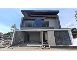 Dijual Harga Promo Rumah Mewah 2 Lantai di Kalasan, Dekat Jalan Raya Jogja-solo -  Sleman