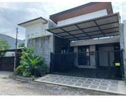 Jual Rumah Minimalis Tipe 180 Bekas Mewah di Kawasan Tenggilis Mejoyo - Surabaya 