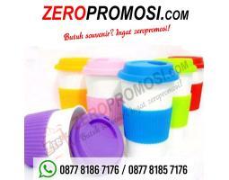 Jasa Cetak Souvenir Rainbow Mug Keramik dengan Grip Kare, Tutup Rubber Eksklusif - Tangerang