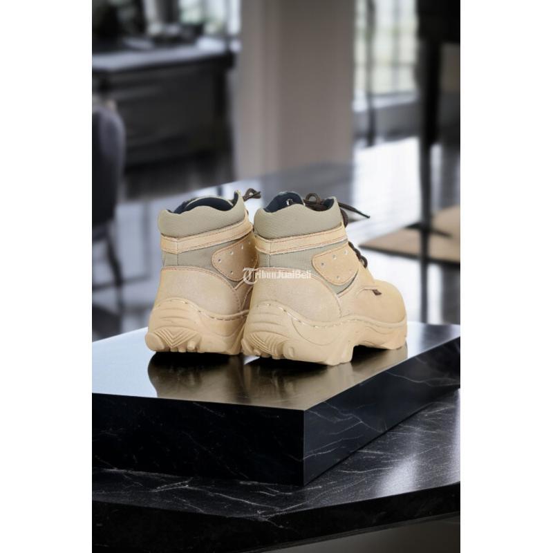 Sepatu Pekerja Proyek Kualitas Terbaik - Karawang