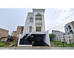 Dijual Rumah 3 Lantai Di Jagakarsa Lokasi Strategis - Jakarta Selatan