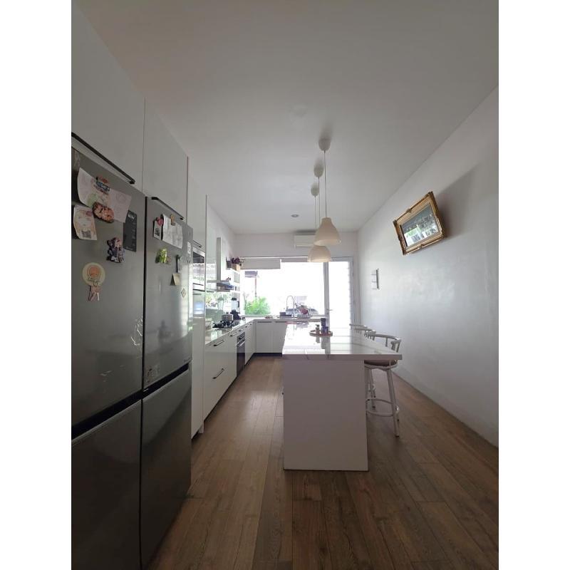 Dijual Rumah Hadap Taman Cluster Asia Tropis Harapan Indah - Bekasi