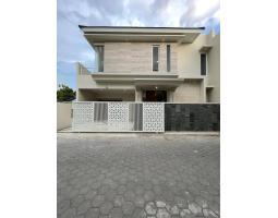 Dijual Rumah Mewah 2 Lantai dekat Ring Road Barat Tipe 208 4KT 3KM SHM - Sleman 