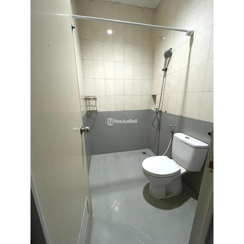 Dijual Rumah 3 Lantai, LT. 85m2, LB. 167m2, SHM, Bebas Banjir, Semi Furnish, Tomang - Jakarta Barat