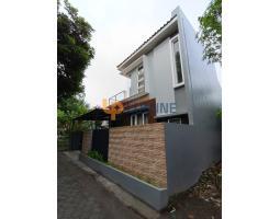 Dijual Rumah 2 Lantai 3KT 2KM SHM Di Sumberadi Sleman Dekat JCM - Sleman