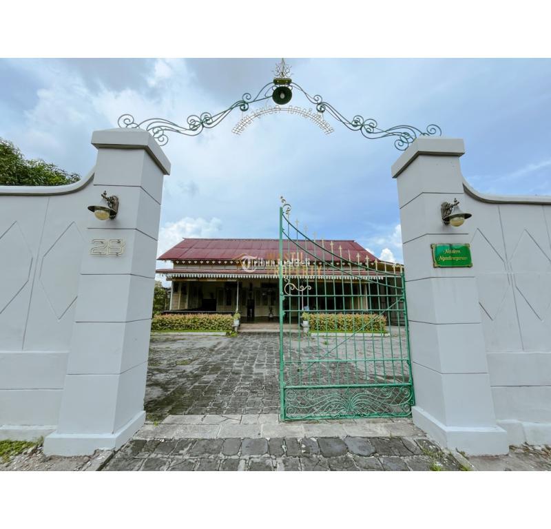 Dijual Rumah Warisan Budaya, Lt. 2540m2, Lb. 350m2, Shm, Hadap Utara, Milik Pribadi, Di Jantung Kota - Yogyakarta