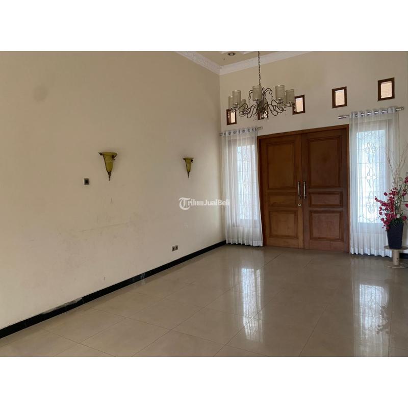 Dijual Rumah Classic Modern Siap Huni 2 Lantai Araya Golf - Malang Kota