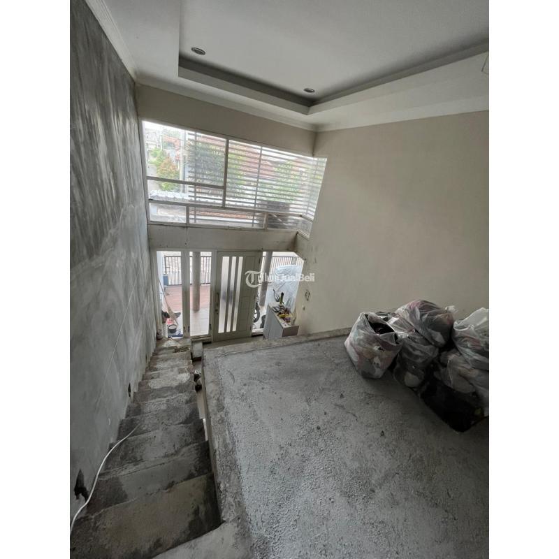 Dijual Rumah Modern Siap Huni 2KT 1KM SHM Dekat Perum Araya - Malang