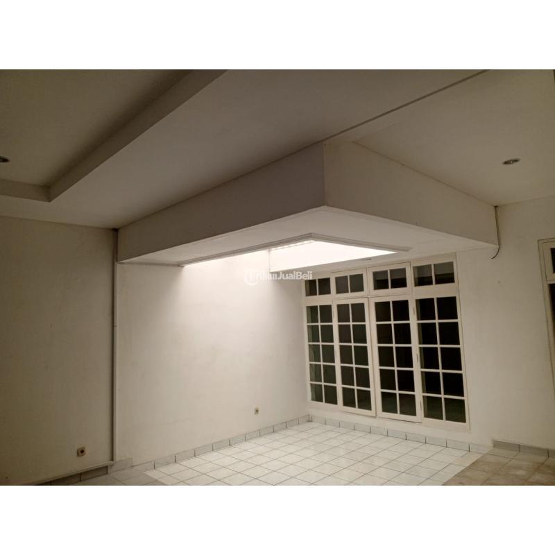 Disewakan Rumah Taman Alfa Indah Luas Tanah 300 m2 - Jakarta Barat