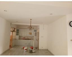 Disewakan Rumah Taman Alfa Indah Luas Tanah 300 m2 - Jakarta Barat