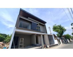 Dijual Rumah Mewah Tipe 365 5KT 4KM Legalitas SHM - Sleman 