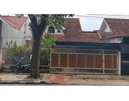 Dijual Rumah, LT. 250m2, LB. 150m2, SHM, di Kencana Loka BSD, Hanya 7 Menit Ke Tol Serpong - Tangerang Selatan