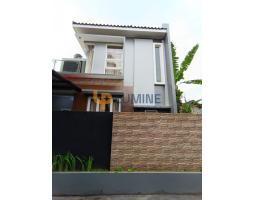 Dijual Rumah 2 Lantai Samping Jalan Letkol Subadri Sumberadi Tipe 110 3KT 2KM 2 Lantai - Malang 