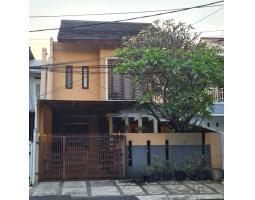 Dijual Rumah Hadap Taman Jalan Raya Perumahan Puri Gading - Bekasi