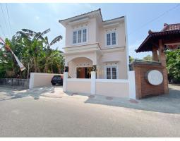 Dijual Rumah Modern 2 Lantai Dekat Balai Kota Yogyakarta Legalitas SHM dan PBG - Sleman 