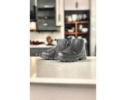 Safety Shoes Kualitas Terbaik Warna Hitam - Batam