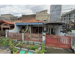 Dijual Rumah Lama di Jalan Barata Jaya Kota Surabaya Strategis Tipe 200 - Surabaya