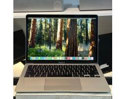 Dijual MacBook Air M1 2020, 13inch, 8GB RAM, 128GB SSD, Bergaransi, Second - Yogyakarta