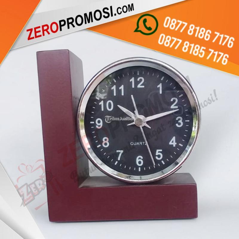 Souvenir Jam Meja Kayu Model L Custom Logo untuk Branding Perusahaan - Tangerang