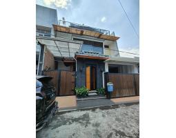 Dijual Rumah di Taman Sulfat Tipe 250 3 Lantai - Malang 