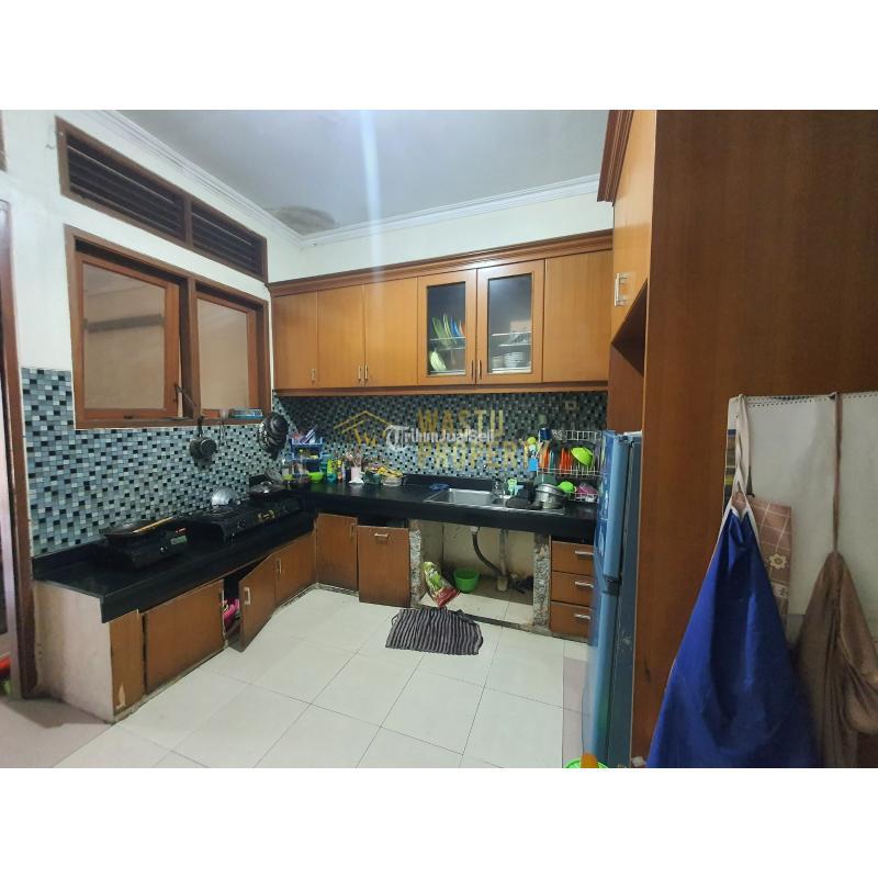 Dijual Rumah Hook Tanah Luas Di Lenteng Agung Dekat Kampus - Jakarta Selatan