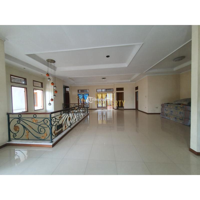 Dijual Rumah, Lt. 400m2, Lb. 600m2, Shm, 2 Lantai, Hook, Tanah Luas, Harga Murah, Hadap Selatan, Di Dekat Kampus UI - Jakarta Selatan