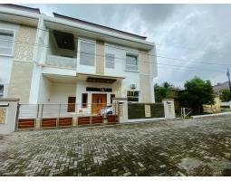 Jual Rumah Tipe 200 Siap Huni 8 Menit Ke Ke Kampus Uii Kampus Terpadu Jogja - Sleman