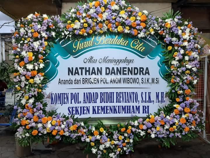 Jasa Pembuatan Karangan Bunga, Asri Florist - Surabaya