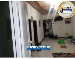 Dijual Satu Unit Rumah 2 Lantai 4KT 4KM Di Villa Mahkota Indah - Bekasi