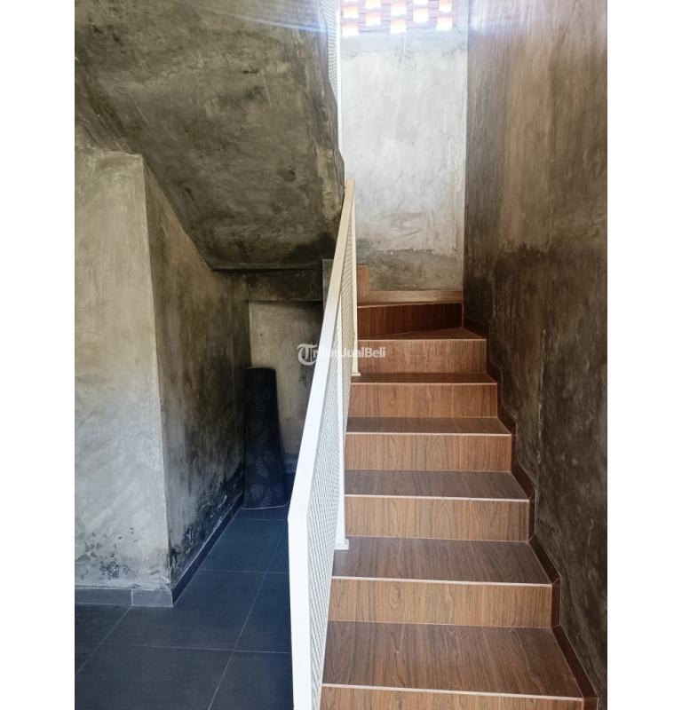 Dijual Rumah 2 Lantai, LT. 194m2, LB. 210m2, SHM, Posisi Hook di Kadirojo, Kalasan, Sleman - Yogyakarta