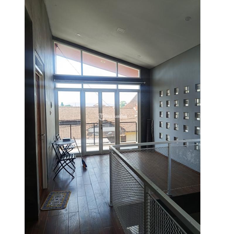 Dijual Rumah 2 Lantai, LT. 194m2, LB. 210m2, SHM, Posisi Hook di Kadirojo, Kalasan, Sleman - Yogyakarta