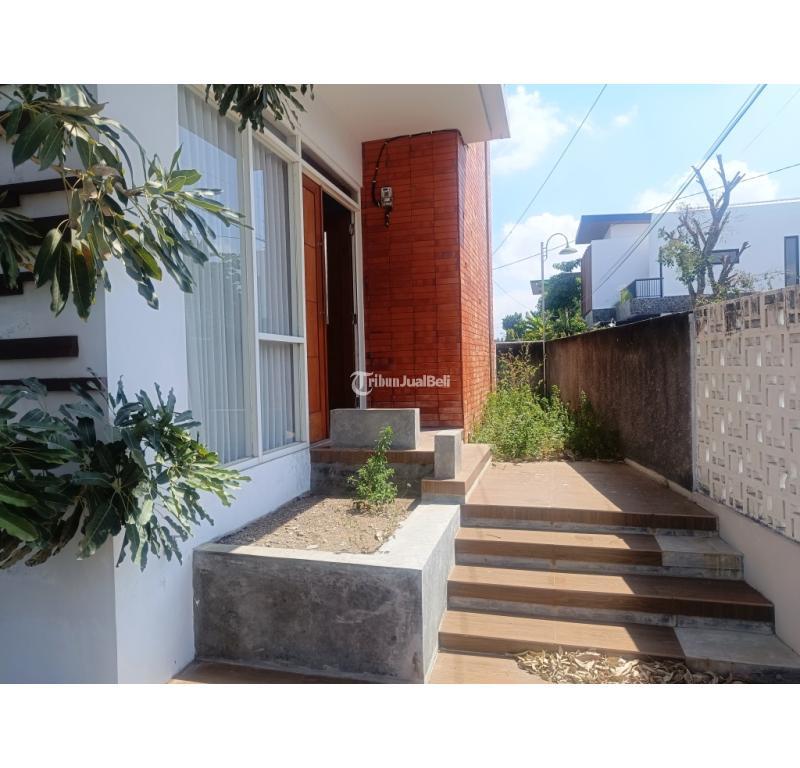 Dijual Rumah 2 Lantai, LT. 194m2, LB. 210m2, SHM, Posisi Hook di Kadirojo, Kalasan, Sleman - Yogyakarta